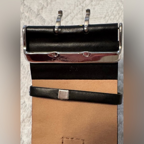 Ed Hardy vintage leather wrist watch - skull & roses - needs battery - great - Picture 9 of 11